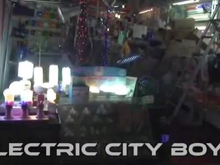 Elektryczny miasto adolescent