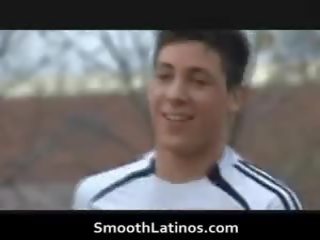 Hawt adoleshent njeri homoseksual latinos qirje dhe engulfing pederast i rritur film 1 nga smoothlatinos
